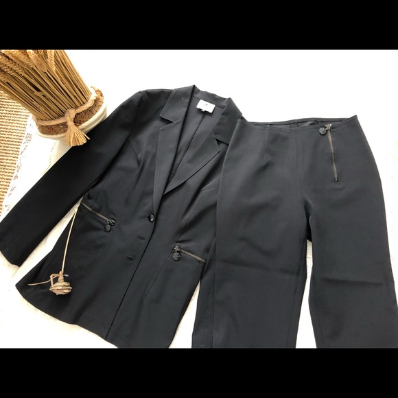 Bargain fashionista; meet your new BFF. description Poshmark @webzys com - Picture 5 of 16